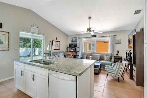 Casa en venta en Miramar, Florida, 3 dormitorios, 180.88 m2 № 1728034 - foto 16