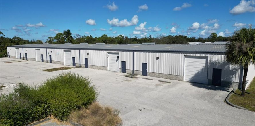 Immobilier commercial à Punta Gorda, Floride № 2125507