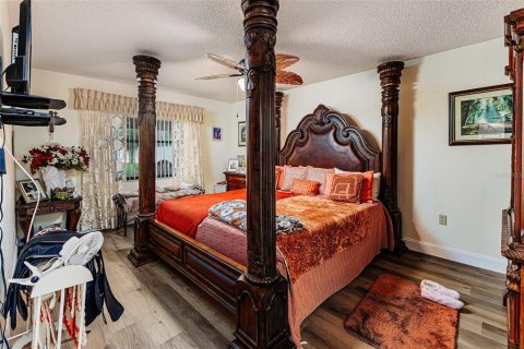House in Lakeland, Florida 4 bedrooms, 191.66 sq.m. № 1917164 - photo 14