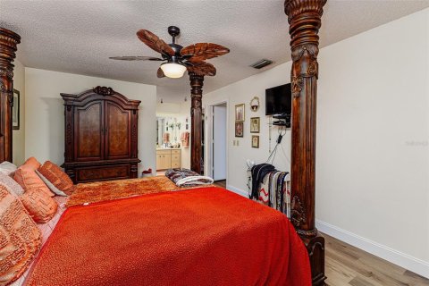 House in Lakeland, Florida 4 bedrooms, 191.66 sq.m. № 1917164 - photo 15