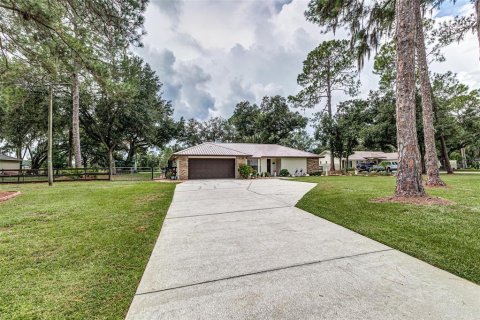 House in Lakeland, Florida 4 bedrooms, 191.66 sq.m. № 1917164 - photo 1
