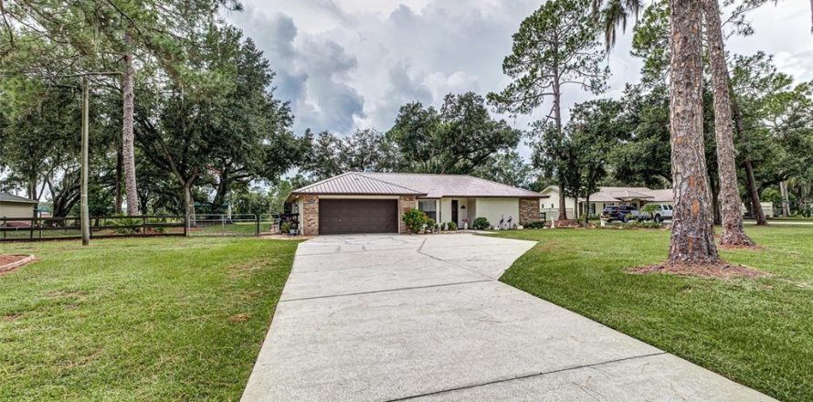 House in Lakeland, Florida 4 bedrooms, 191.66 sq.m. № 1917164