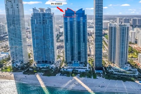 Condominio en Sunny Isles Beach, Florida, 6 dormitorios  № 2028902