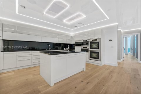 Condominio en venta en Sunny Isles Beach, Florida, 6 dormitorios, 774.06 m2 № 2028902 - foto 7