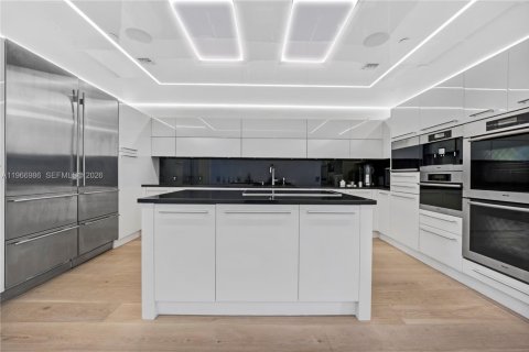 Condominio en venta en Sunny Isles Beach, Florida, 6 dormitorios, 774.06 m2 № 2028902 - foto 8