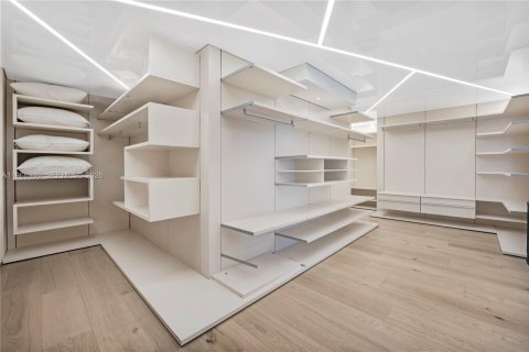 Condominio en venta en Sunny Isles Beach, Florida, 6 dormitorios, 774.06 m2 № 2028902 - foto 18