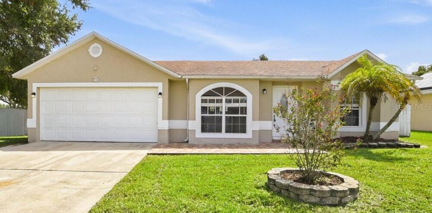 House in Kissimmee, Florida 3 bedrooms, 164.9 sq.m. № 2385802