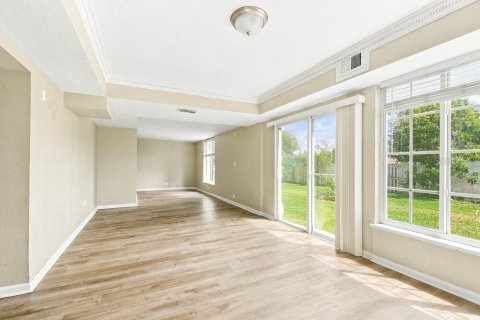 House in Kissimmee, Florida 3 bedrooms, 164.9 sq.m. № 2385802 - photo 3