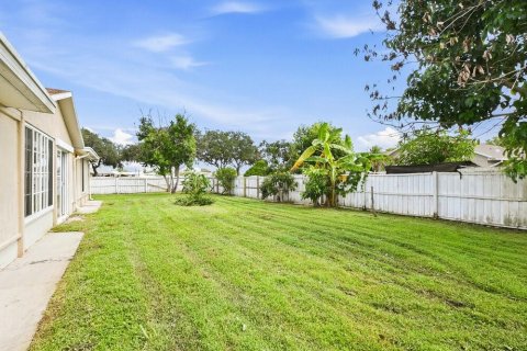 House in Kissimmee, Florida 3 bedrooms, 164.9 sq.m. № 2385802 - photo 16