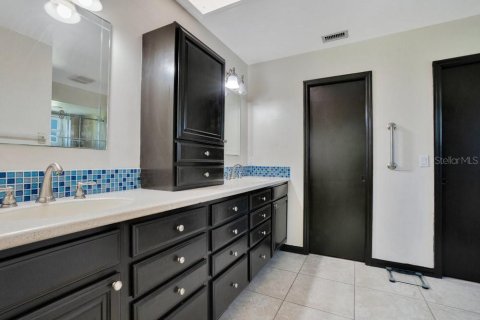 Купить виллу или дом в Делтона, Флорида 11 комнат, 220.64м2, № 1915899 - фото 27