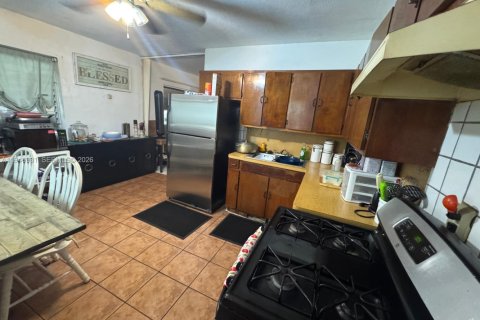 House in West Park, Florida 3 bedrooms, 118.54 sq.m. № 2003086 - photo 4