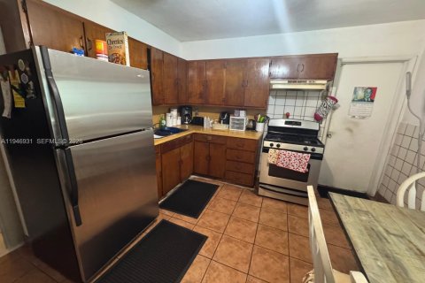 House in West Park, Florida 3 bedrooms, 118.54 sq.m. № 2003086 - photo 5