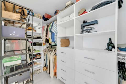 Condo in North Miami Beach, Florida, 2 bedrooms  № 1897735 - photo 5