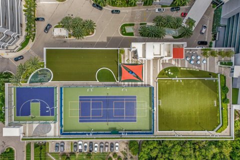Condo in North Miami Beach, Florida, 2 bedrooms  № 1897735 - photo 2