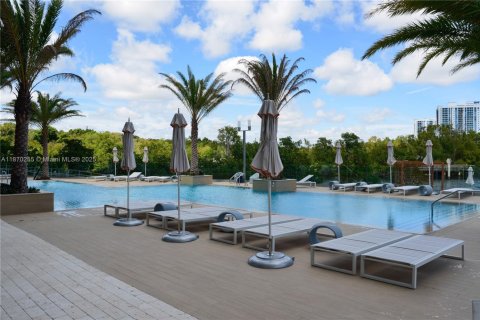 Condo in North Miami Beach, Florida, 2 bedrooms  № 1897735 - photo 24