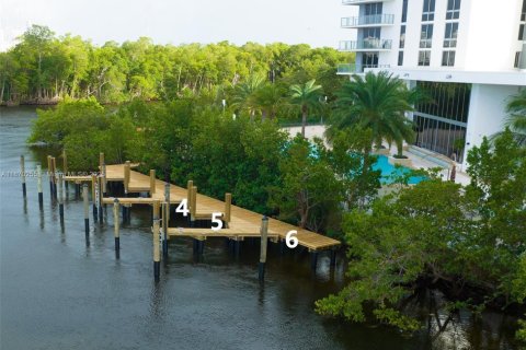 Condo in North Miami Beach, Florida, 2 bedrooms  № 1897735 - photo 22