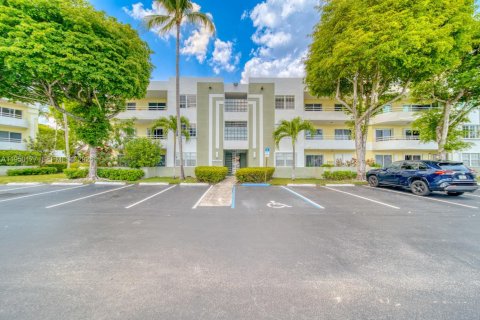 Condo in Miami, Florida, 2 bedrooms № 2251707
