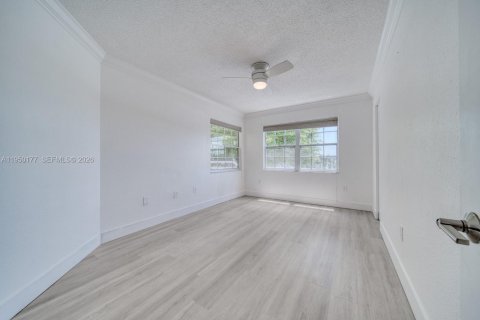 Condo in Miami, Florida, 2 bedrooms № 2251707 - photo 20