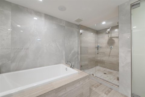 Снять в аренду кондоминиум в Холливуд, Флорида 2 спальни, 157.1м2, № 2041566 - фото 18