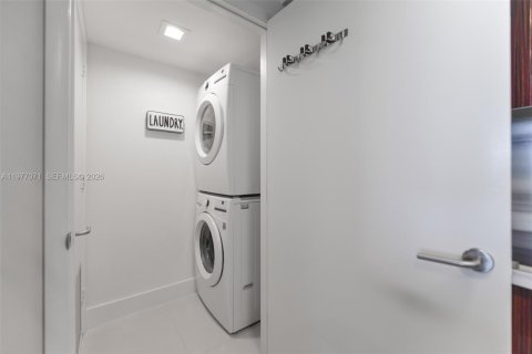 Снять в аренду кондоминиум в Холливуд, Флорида 2 спальни, 157.1м2, № 2041566 - фото 27