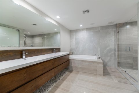 Снять в аренду кондоминиум в Холливуд, Флорида 2 спальни, 157.1м2, № 2041566 - фото 17