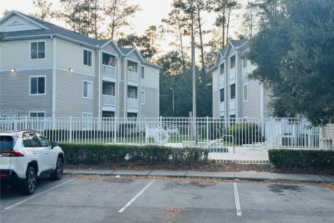 Condo in Gainesville, Florida, 4 bedrooms  № 2059854 - photo 2