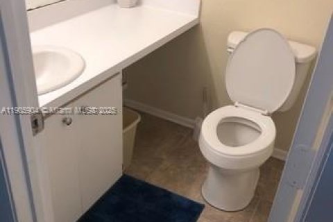 Condo in Gainesville, Florida, 4 bedrooms  № 2059854 - photo 15