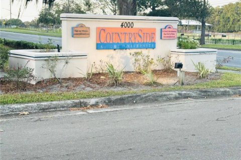 Condo in Gainesville, Florida, 4 bedrooms  № 2059854 - photo 19