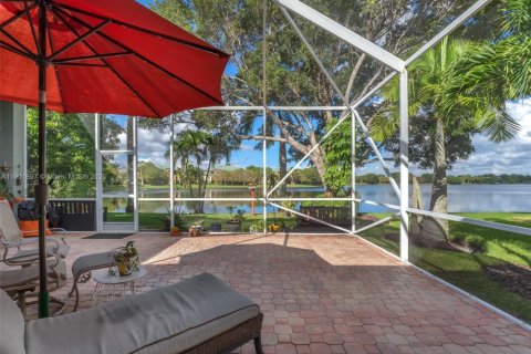 Villa ou maison à vendre à Coral Springs, Floride: 4 chambres, 190.64 m2 № 1954009 - photo 1