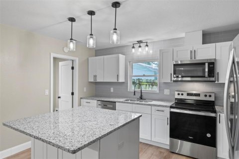 House in Flagler Beach, Florida 4 bedrooms, 162.95 sq.m. № 1904360 - photo 12