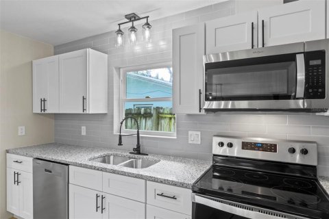 House in Flagler Beach, Florida 4 bedrooms, 162.95 sq.m. № 1904360 - photo 22