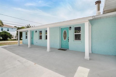 House in Flagler Beach, Florida 4 bedrooms, 162.95 sq.m. № 1904360 - photo 2