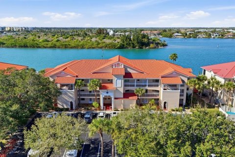 Condominio en New Smyrna Beach, Florida, 2 dormitorios № 2098143
