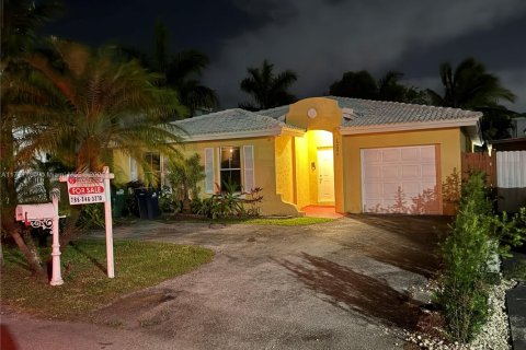 Купить виллу или дом в Хомстед, Флорида 3 спальни, 128.02м2, № 1942667 - фото 1