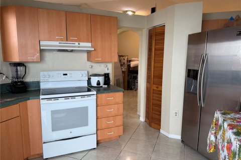 Купить виллу или дом в Хомстед, Флорида 3 спальни, 128.02м2, № 1942667 - фото 7