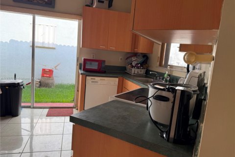 Купить виллу или дом в Хомстед, Флорида 3 спальни, 128.02м2, № 1942667 - фото 8