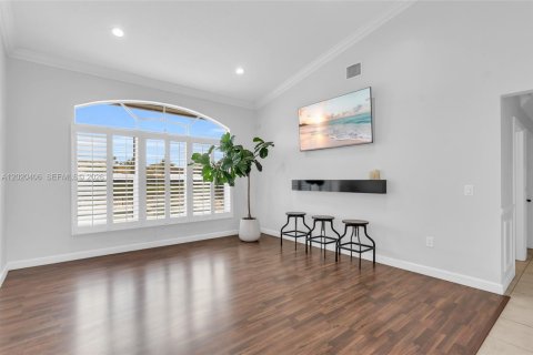 House in Pembroke Pines, Florida 3 bedrooms, 219.71 sq.m. № 2186290 - photo 16