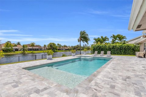 House in Pembroke Pines, Florida 3 bedrooms, 219.71 sq.m. № 2186290 - photo 6