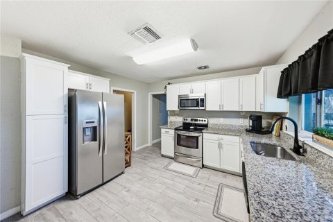 Casa en venta en Bartow, Florida, 4 dormitorios, 251.39 m2 № 2304584 - foto 12