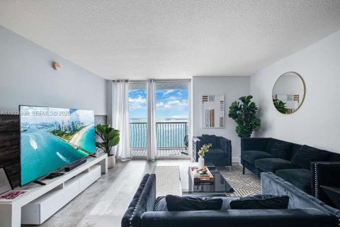 Copropriété à vendre à Miami, Floride: 3 chambres, 114.46 m2 № 1990566 - photo 4