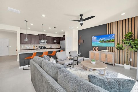 Townhouse in Davenport, Florida 5 bedrooms, 213.02 sq.m. № 2198527 - photo 17