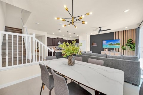 Townhouse in Davenport, Florida 5 bedrooms, 213.02 sq.m. № 2198527 - photo 21