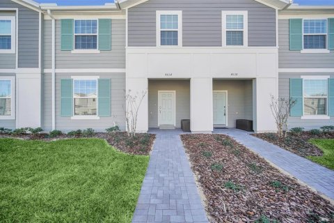 Townhouse in Davenport, Florida 5 bedrooms, 213.02 sq.m. № 2198527 - photo 4