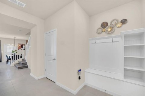 Townhouse in Davenport, Florida 5 bedrooms, 213.02 sq.m. № 2198527 - photo 6