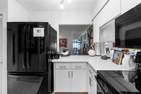 Condo in Sarasota, Florida, 2 bedrooms  № 1268491 - photo 20