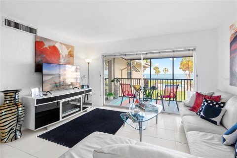 Condo in Sarasota, Florida, 2 bedrooms  № 1268491 - photo 16