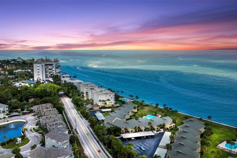 Condo in Sarasota, Florida, 2 bedrooms  № 1268491 - photo 1