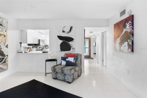 Condo in Sarasota, Florida, 2 bedrooms  № 1268491 - photo 15