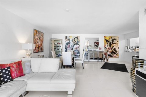 Condo in Sarasota, Florida, 2 bedrooms  № 1268491 - photo 17