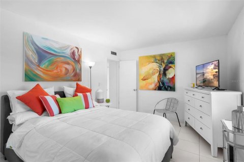 Condo in Sarasota, Florida, 2 bedrooms  № 1268491 - photo 28